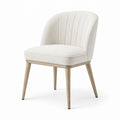 Chaise contemporaine en tissu bouclé blanc cassé et bois naturel, 58 × 62 × 82 cm